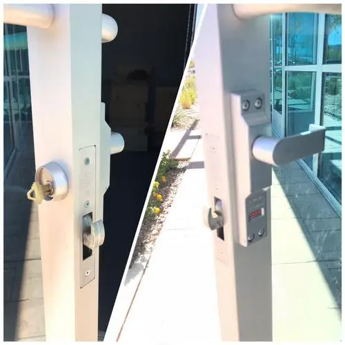 Lever trim for commercial glass door